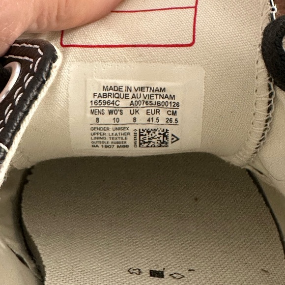 Converse! - Picture 3 of 6